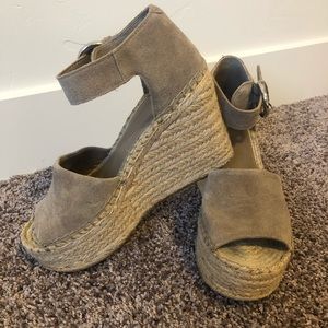 Marc Fisher Alida Wedges
